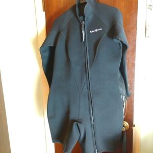 Neosport scubadiving wetsuit longsleeve short NWOT